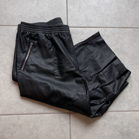 SALE!! Diva Plus Eloquii Faux Leather Wide Cropped Pants - Picture 4 of 6